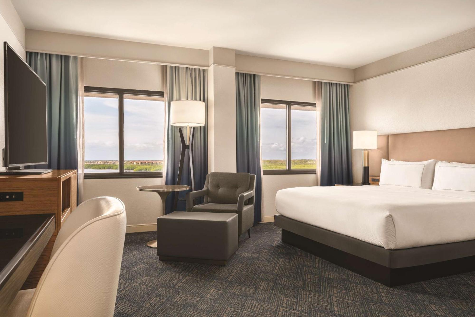Hotel Doubletree By Hilton Rocky Point Waterfront