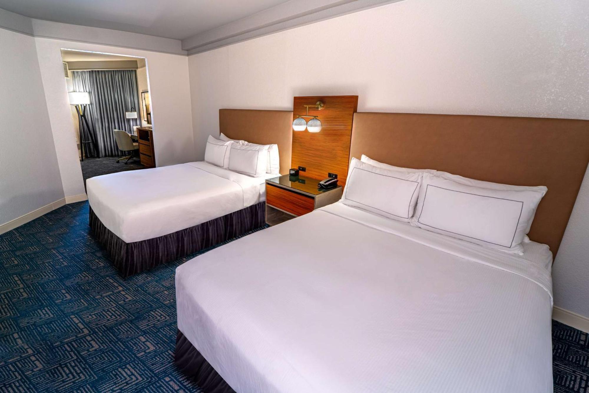 Doubletree By Hilton Rocky Point Waterfront Hotel 3*