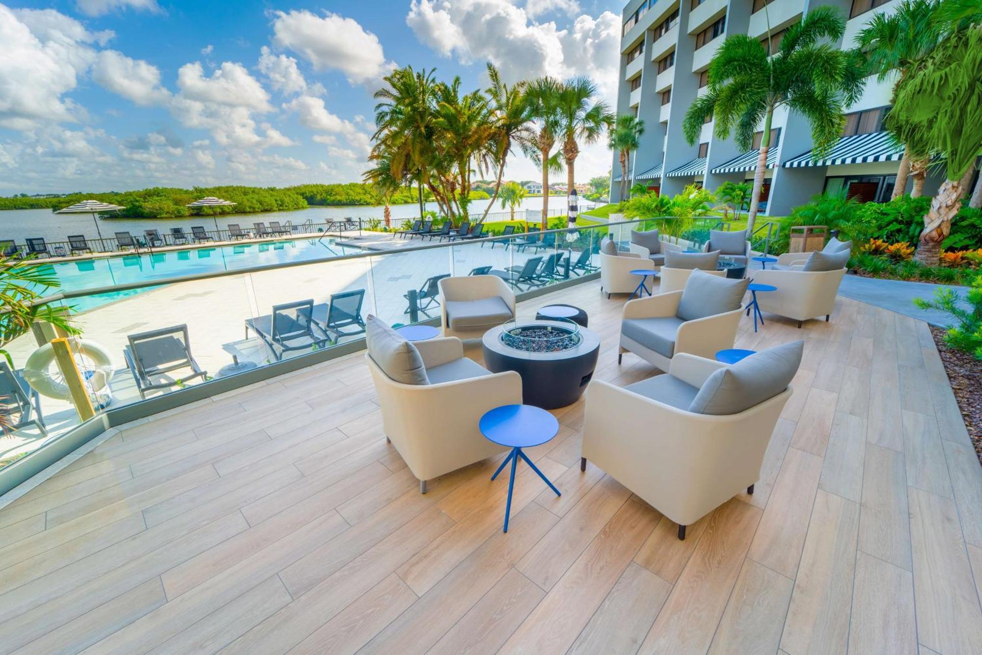 Doubletree By Hilton Rocky Point Waterfront Hotel